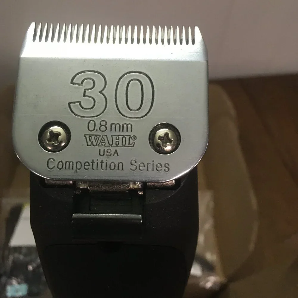 Wahl KM5 - 2 Speed Brushless Motor Dog Cat Clippers With # 30 Blade